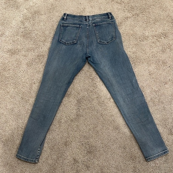Hayden Jeans (L) - Picture 4 of 4